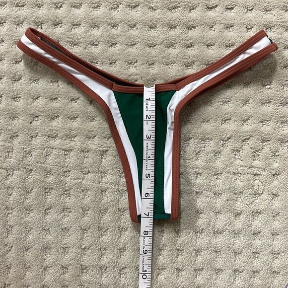 Bikini no tags. I’m a 34b and it’s small. Brazilian bottoms. - Picture 4 of 6